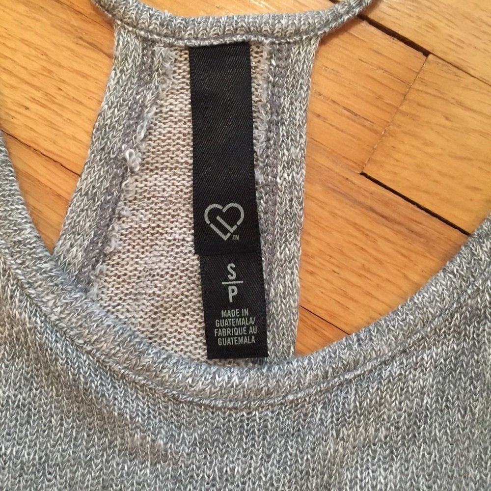 ⭐️ 5/$25 Aeropostale grey top M - Picture 3 of 3
